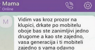 SMS: Mama gledala svoju kcerku i njenog momka kroz prozor kako nešto pokušavaju