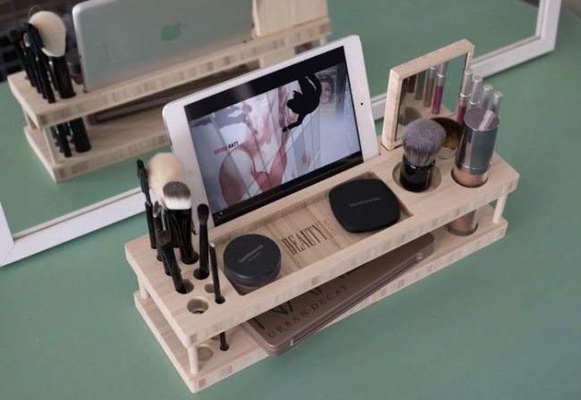 stalak-za-sminku-gde-mozete-da-stavite-svoj-telefon-ili-tablet-18
